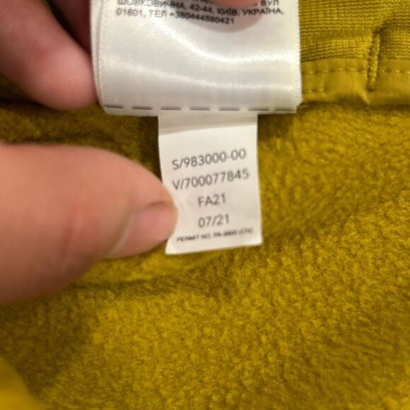 Athleta Puffer Vest Small – Mustard Yellow Quilted Sleeveless Jacket Warm Zip Ve - Picture 5 of 13